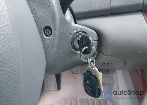 2005 Toyota Camry Xle z USA, uszkodzony, nr VIN 4T1BE30K95U016688